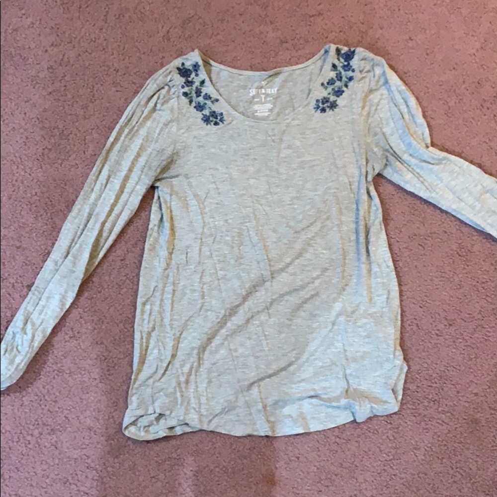 Lose, Grey floral shirt from American Eagle